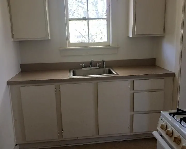230 Joslen Blvd #8 — Photo 4