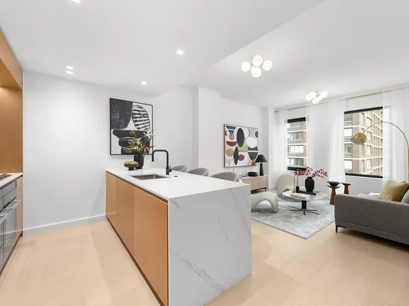 609 2nd Avenue 304 image 3 of 11