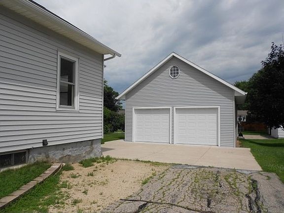 3rd image of 513 N Finch St