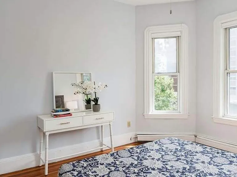 489 Green St #4 — Photo 6