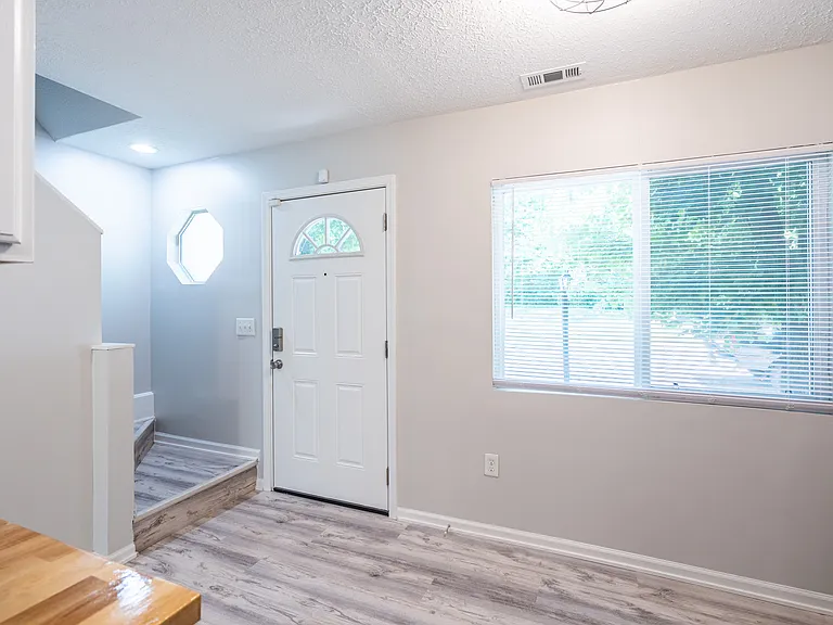 1315 S Senate Ave — Photo 6