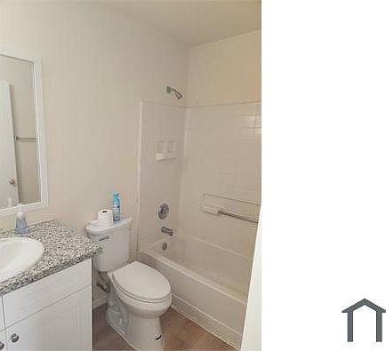3rd image of 819 Danbury Park Ln