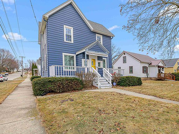 3rd image of 615 De Clark St