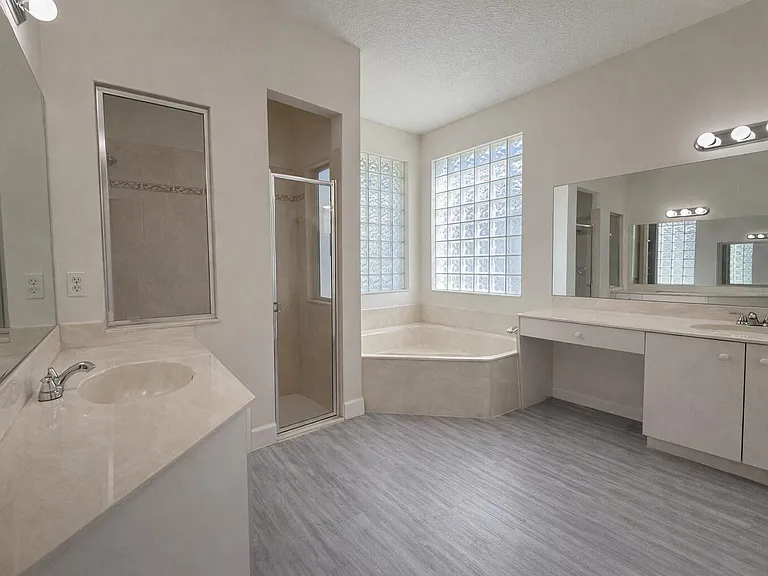 1168 Hatteras Cir — Photo 18