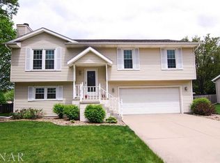 2810 Reed Rd, Bloomington, IL 61704