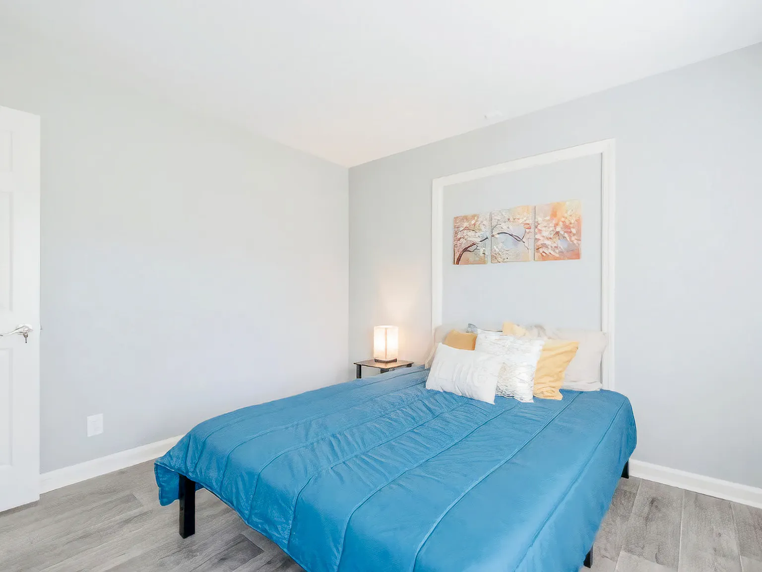 4 bed, 3.0 bath, 2000 sqft, $702 — Photo 2