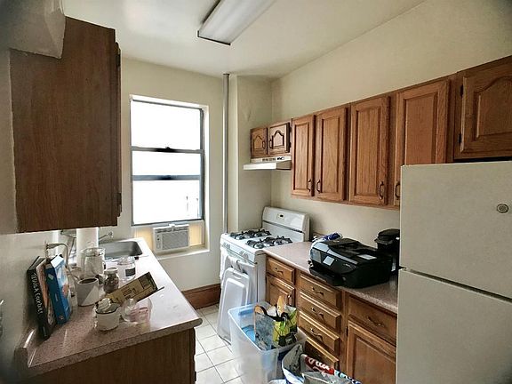 4th image of 64 W 108th St APT 5E