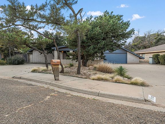 2nd image of 23 Brentwood Cir