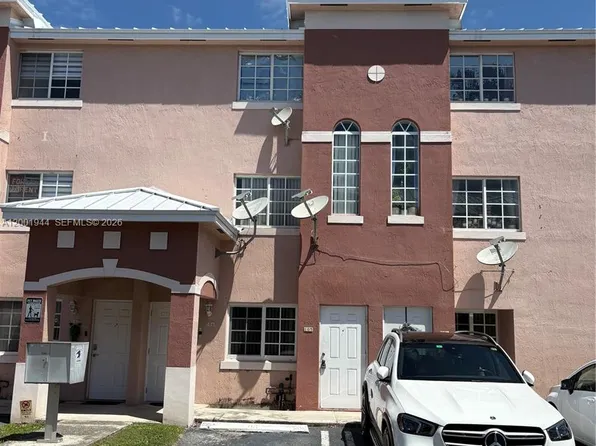 12035 SW 14th St APT 105, Miami, FL 33184