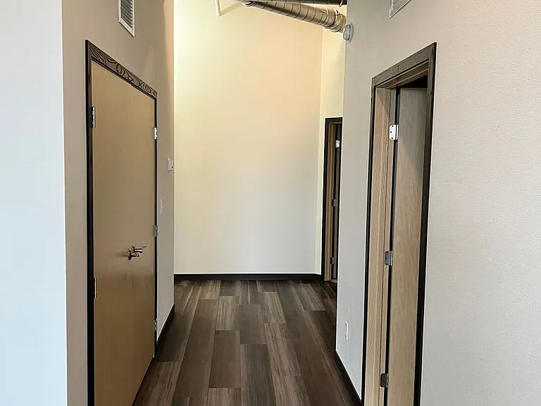843 Washington Ave — Photo 2