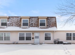 1681 Queensbury Cir, Hoffman Estates, IL 60169