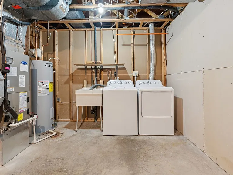 7401 Willshire Hunt Ct — Photo 36