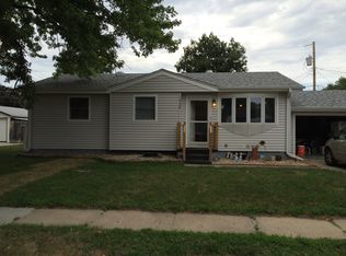 1536 Murray Ave, Carter Lake, IA 51510