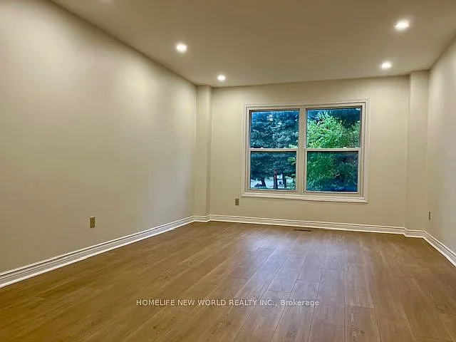 52 Fairholme Dr — Photo 12