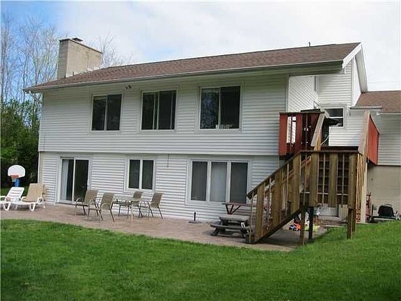 2nd image of 2659 Nichols St