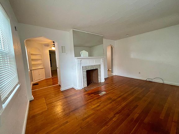 4th image of 1464 E 25th Ave