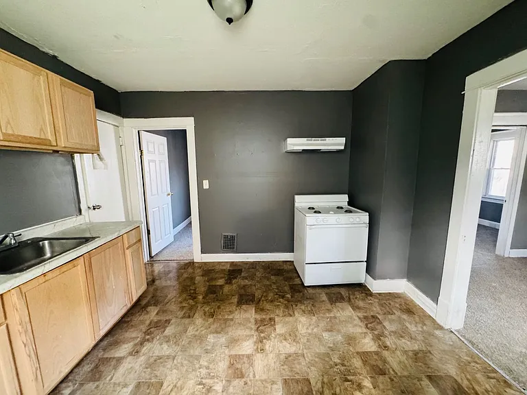 2816 E 125 ST — Photo 17
