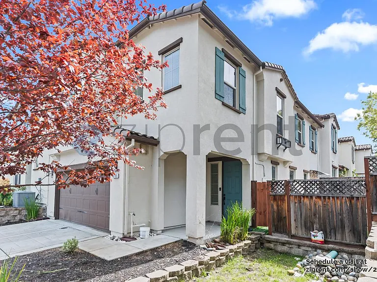 3786 Vine St — Photo 2