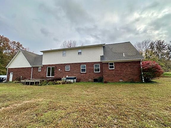 3rd image of 2200 Creekwood Dr