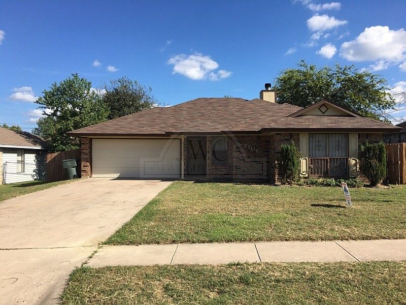 1st image of 2708 Roadrunner Dr