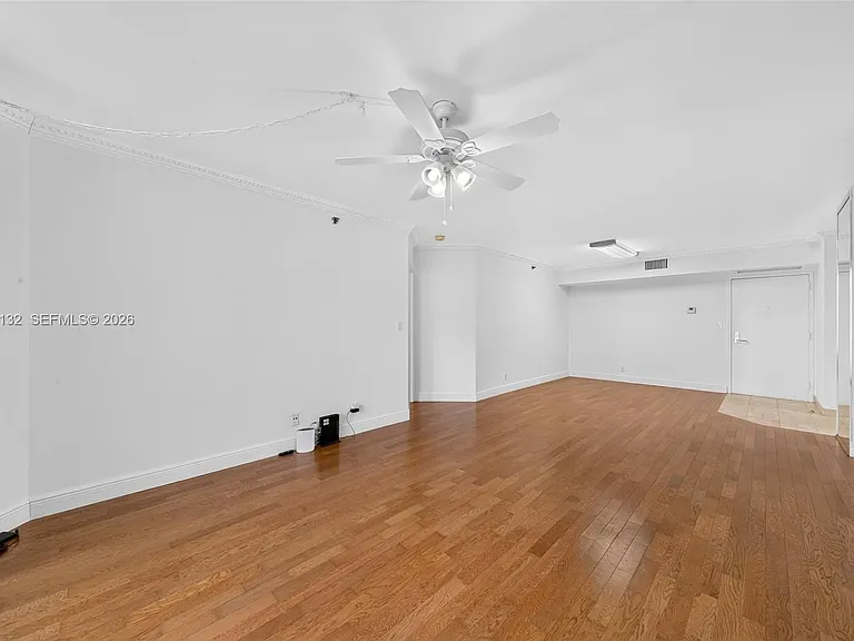 3600 Mystic Pointe Dr #310 — Photo 14