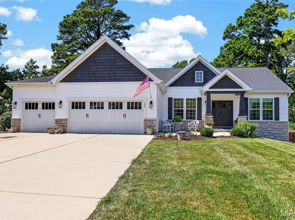 106 Irene Dr, Ballwin, MO 63011
