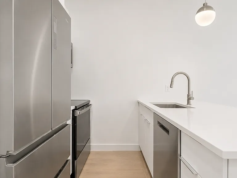 556 Leonard St #2 — Photo 7