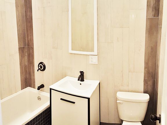 3rd image of 331 Melrose St #3FR