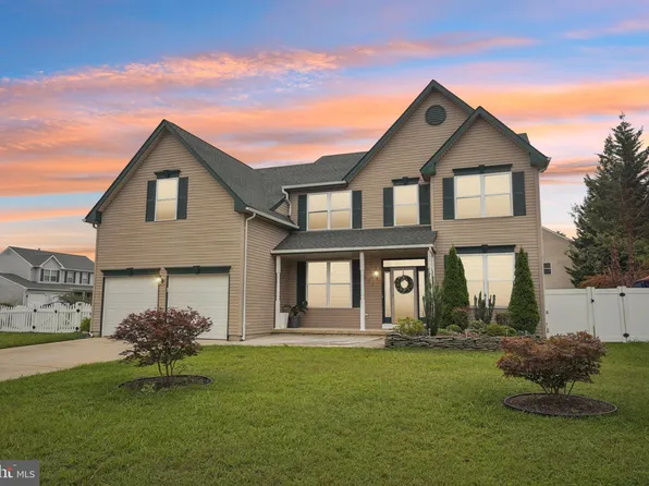 821 Streamview Ln, Vineland, NJ 08360