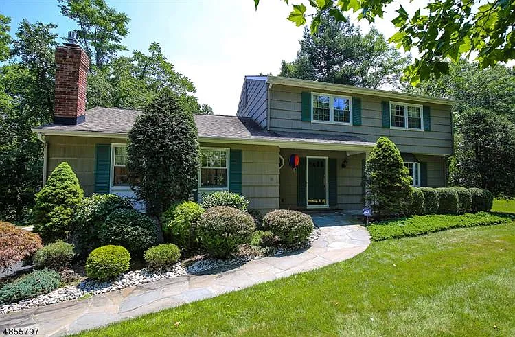44 Dorothy Dr photo 1
