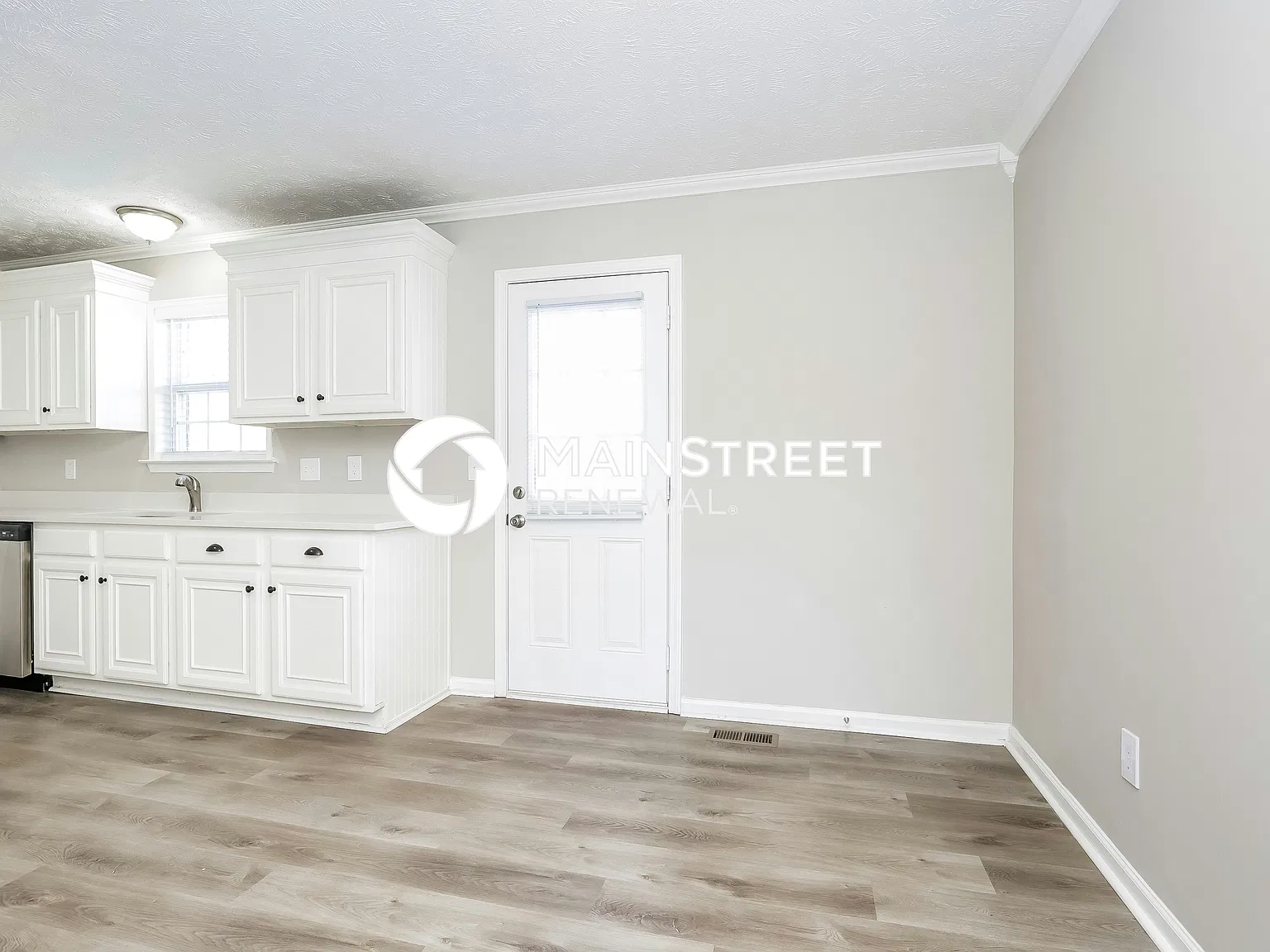 2901 Ridgewood Dr — Photo 4