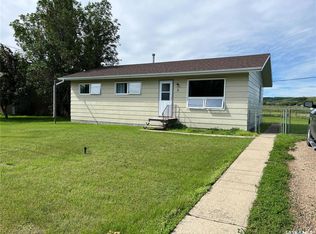 2 6th St, Willow Bunch, SK S0H4K0