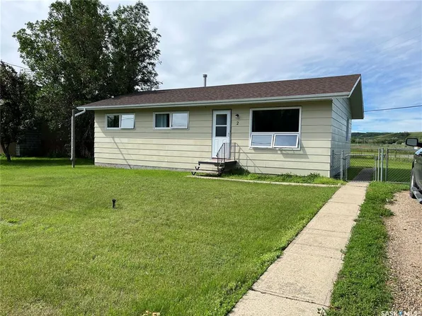 2 6th STREET, Willow Bunch, SK S0H 4K0