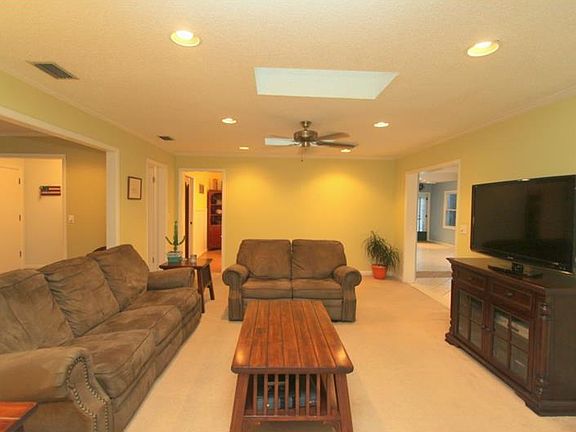 5th image of 534 Brookside Cir
