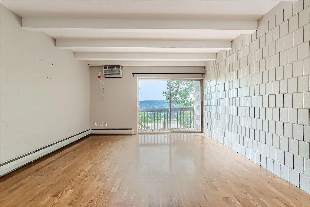 wood floors - 380 Ramsey St #6B
