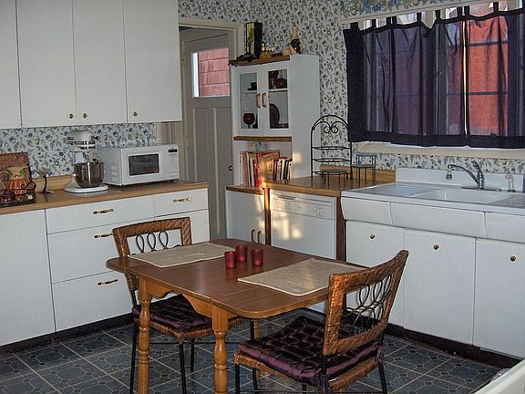 Kitche with abundance of cabinets