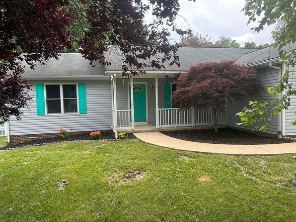136 Iris Dr