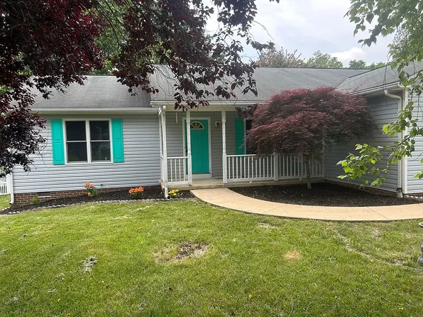 136 Iris Dr, Waynesboro, VA 22980