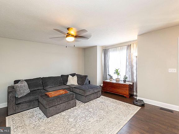 4th image of 100 Windstone Dr
