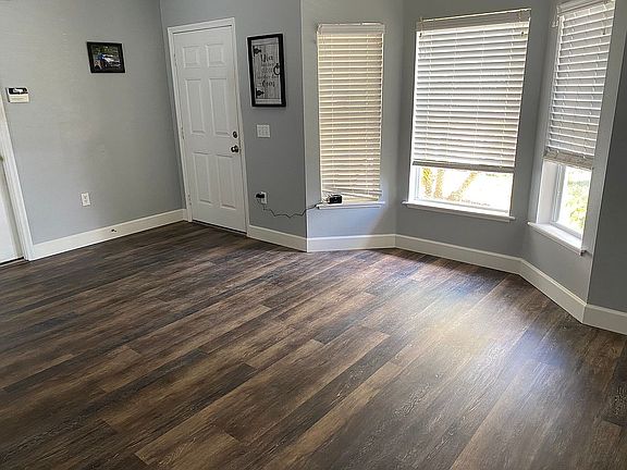 4th image of 3651 Queens Cove Blvd