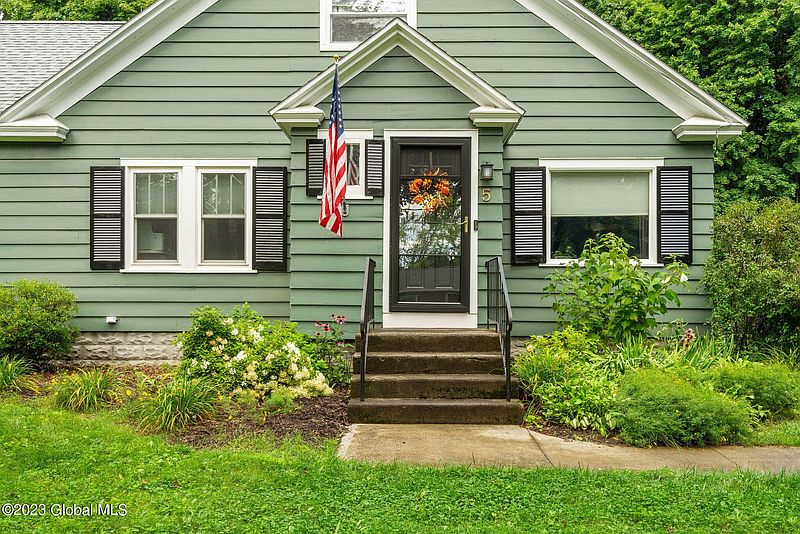 3rd image of 5 Weise Road
