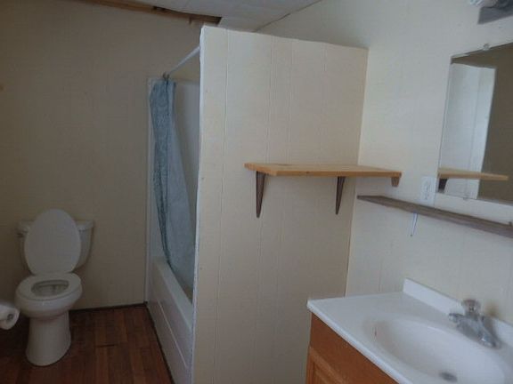 5th image of 143 Robin Ln