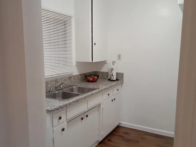 5307 Longfellow St — Photo 9