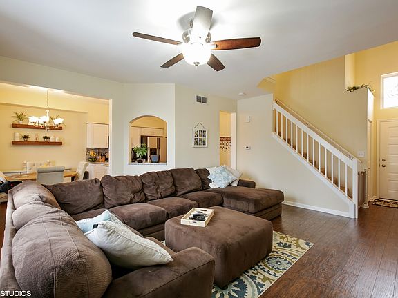 3rd image of 994 Mesa Dr