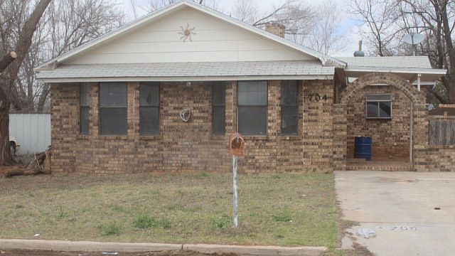 1st image of 704 NW Avenue A