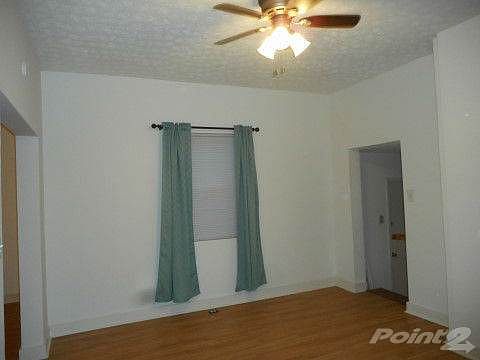 4th image of 915 Steele Ave