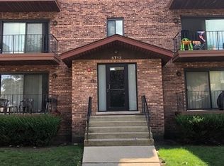 5713 106th St APT 3W, Chicago Ridge, IL 60415