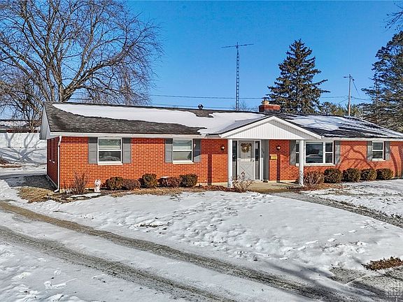 2nd image of 579 Cherry Hill Pl