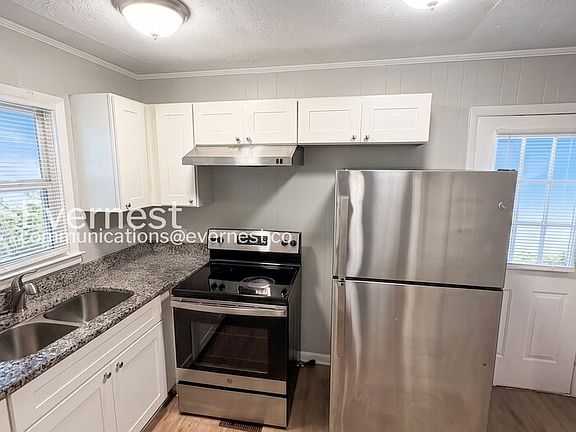 4th image of 515 Landers St