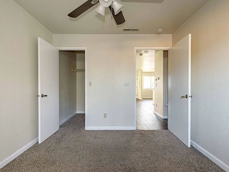 1229 W Roseburg Ave — Photo 34